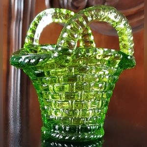 Vntg 4" Smith Glass 🥑 Green 2 Handle Basket